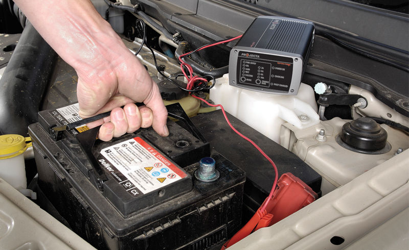 12V Automatic 10 Amp 7 Stage Battery Charger Multi Chemistry Lithium IC10