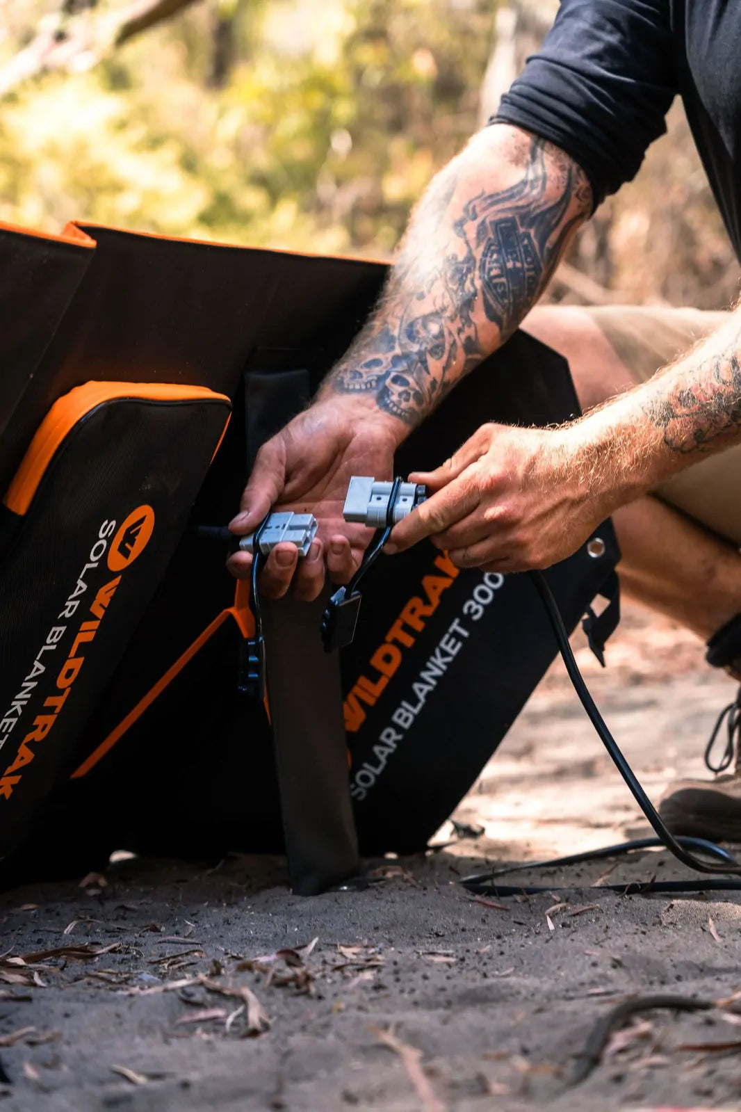 Wildtrak™ 160W Folding Solar Blanket