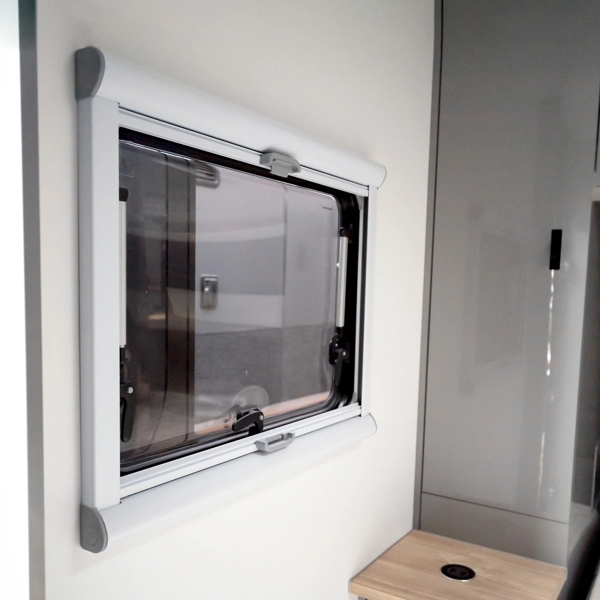 EuroVision 2 Window & Slimline Blind 300x500